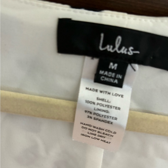 Lulus - cropped black and white blouse - Picture 3 of 3